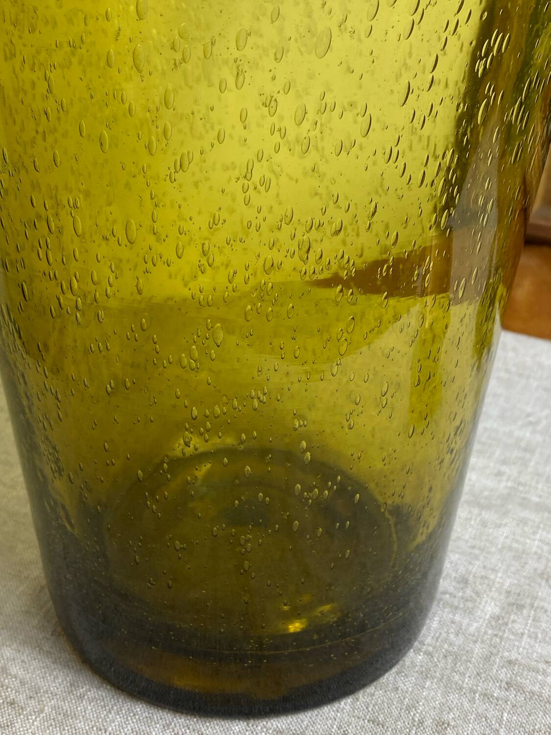 Grand vase en verre bullé et soufflé Biot
