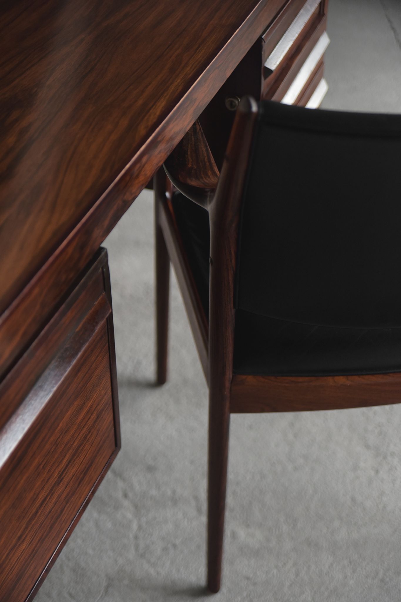 Executive rosewood Norwegian desk by Torbjørn Afdal for Haug Snekkeri AS Bruksbo, 1960s