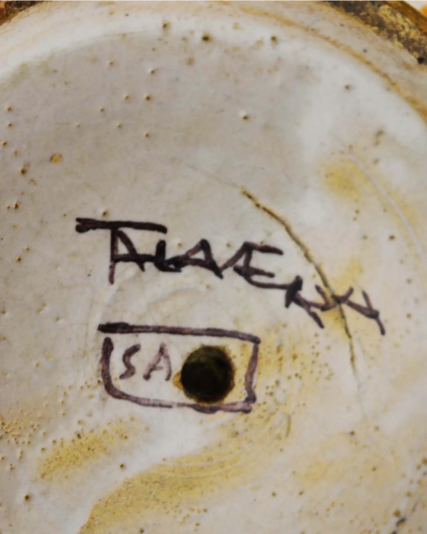Large antique ceramic pot from Talavera, hand-painted.