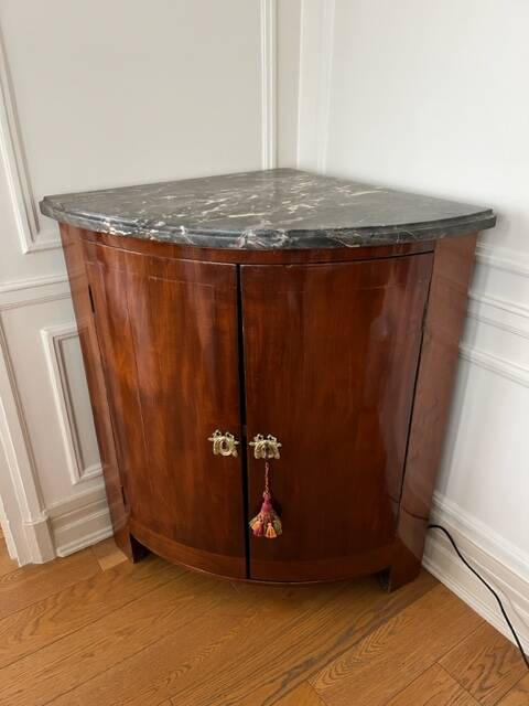 Mahogany corner