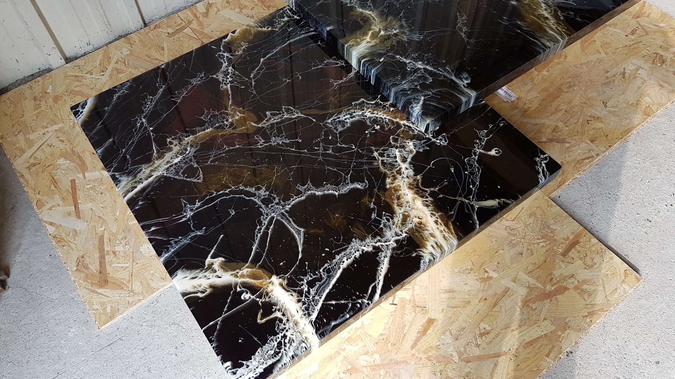 Pair of coffee table