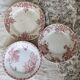 3 assiettes plates antiques dépareillées terre de fer rouge