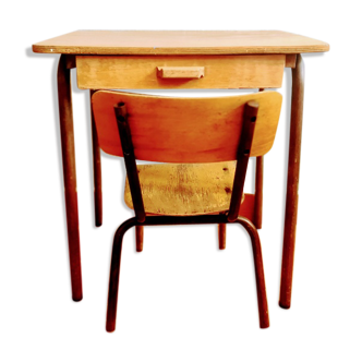 Office mullca and chair