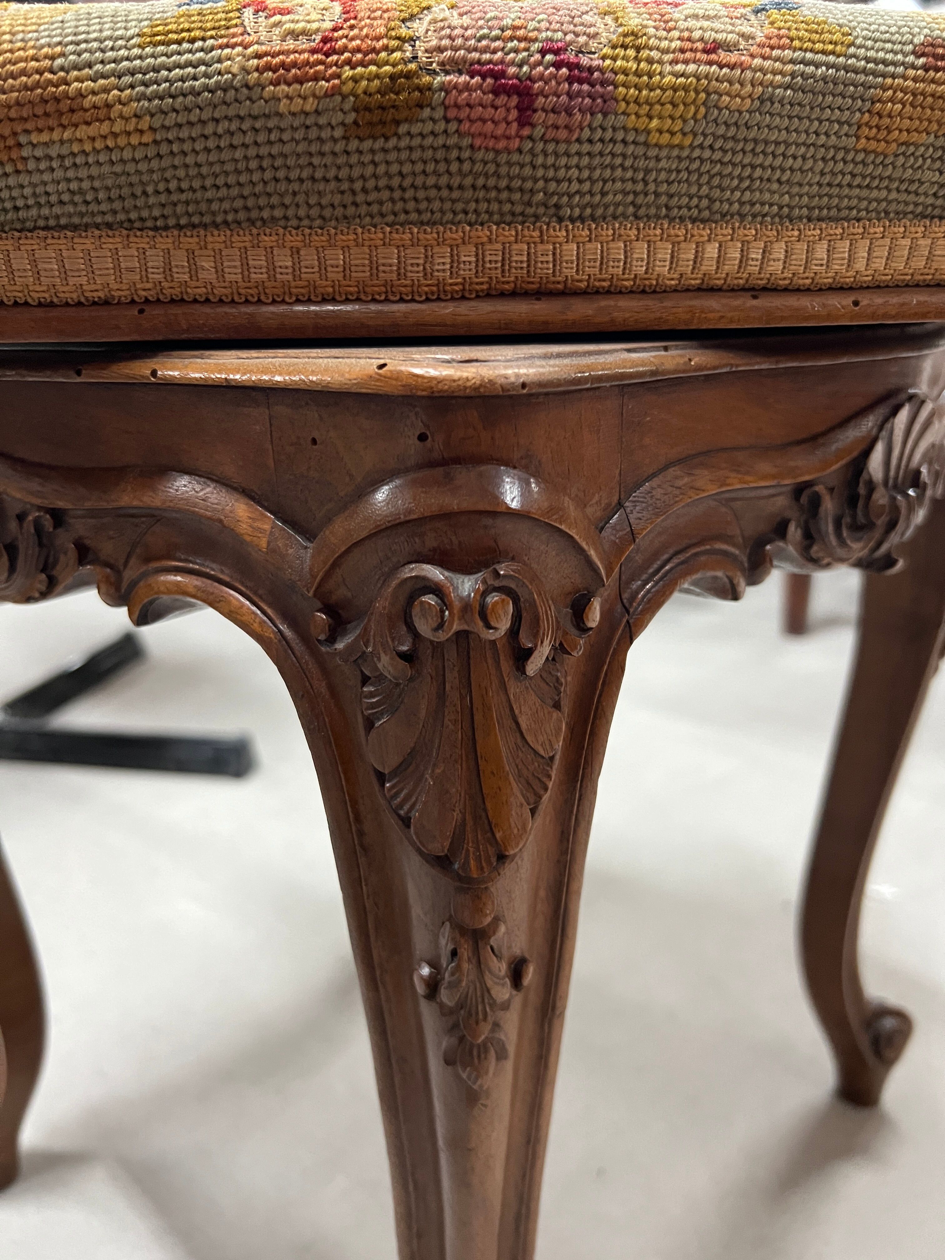 Vintage Louis XV style piano stool