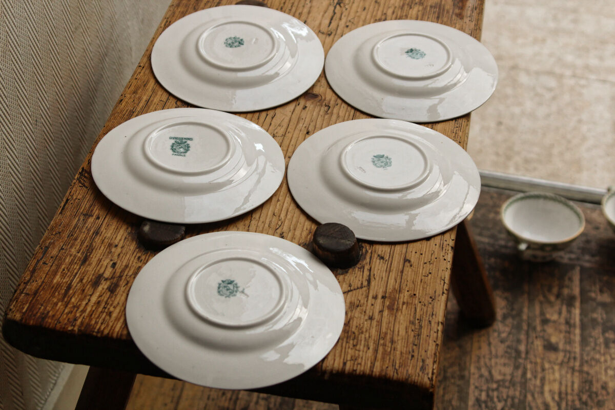 Set of cups and saucers, Sarreguemines porcelain, decoration "laurels"