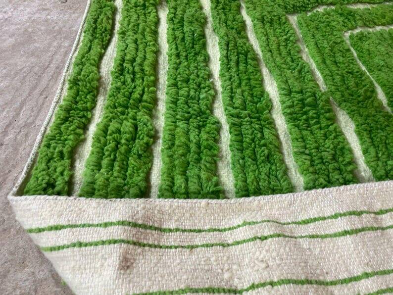 Handmade traditional natural wool rug green size 150 x 250 cm