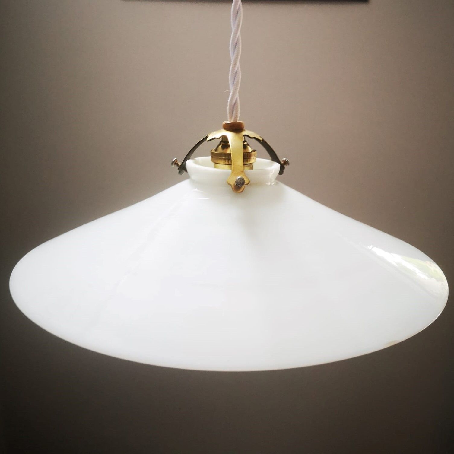 Ancienne suspension baladeuse en opaline blanche art déco 1930 ø 24.5 cm