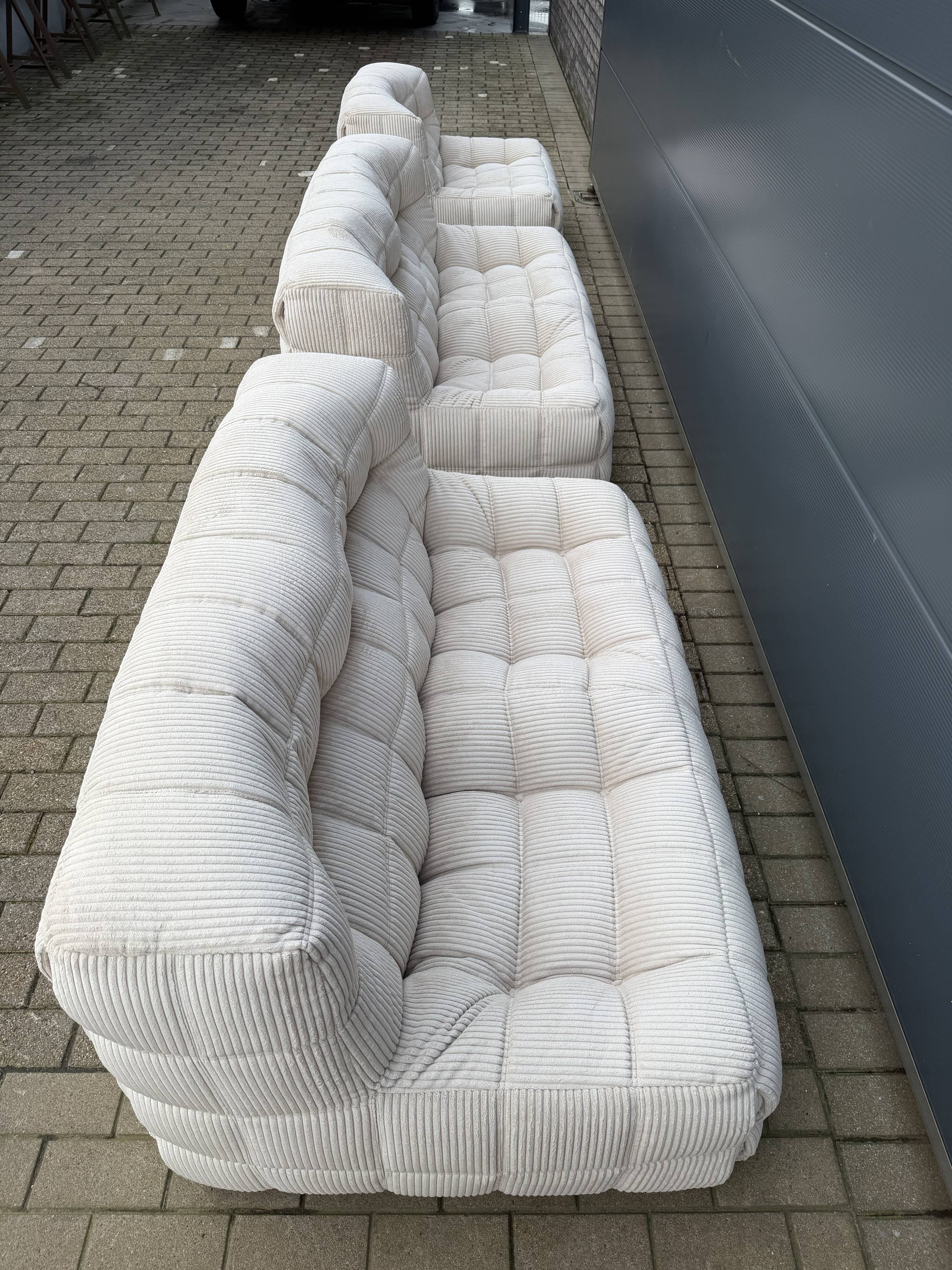 Ligne Roset Kashima set: 1x 1zit, 2x 2zit en 1x 3zit Beige Corduroy 10/10!!