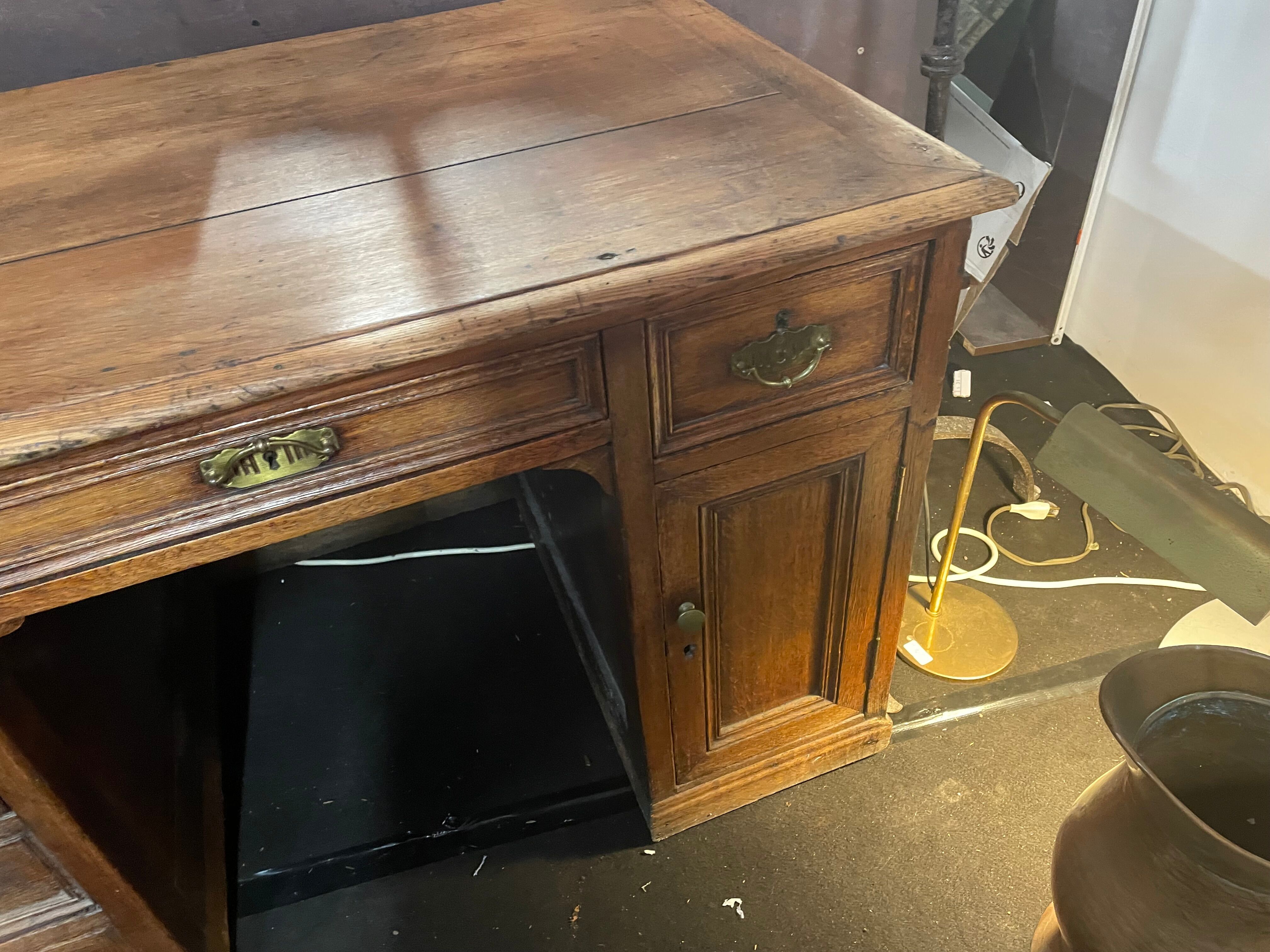 Bureau des années 50