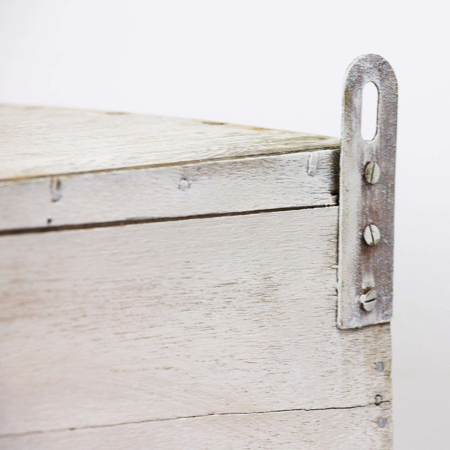 Vitrine wall cabinet