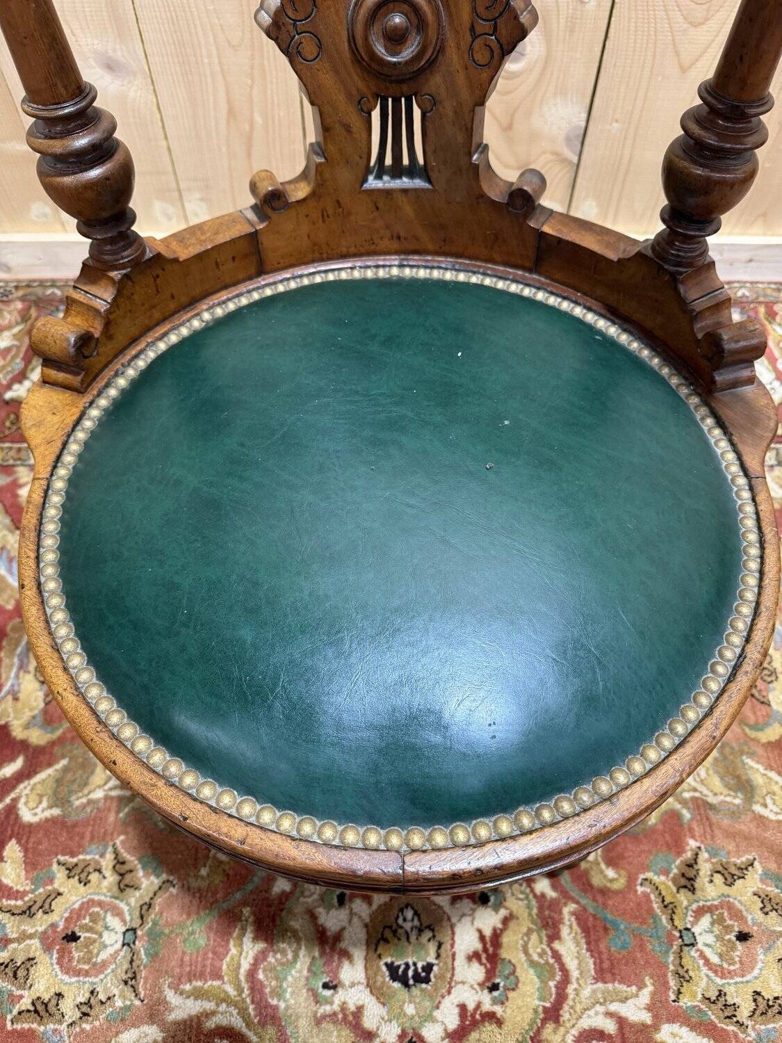 Napoleon III walnut office chair