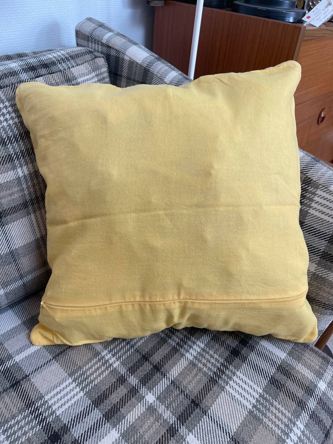 Straw yellow cotton cushion cover, 40x40 cm