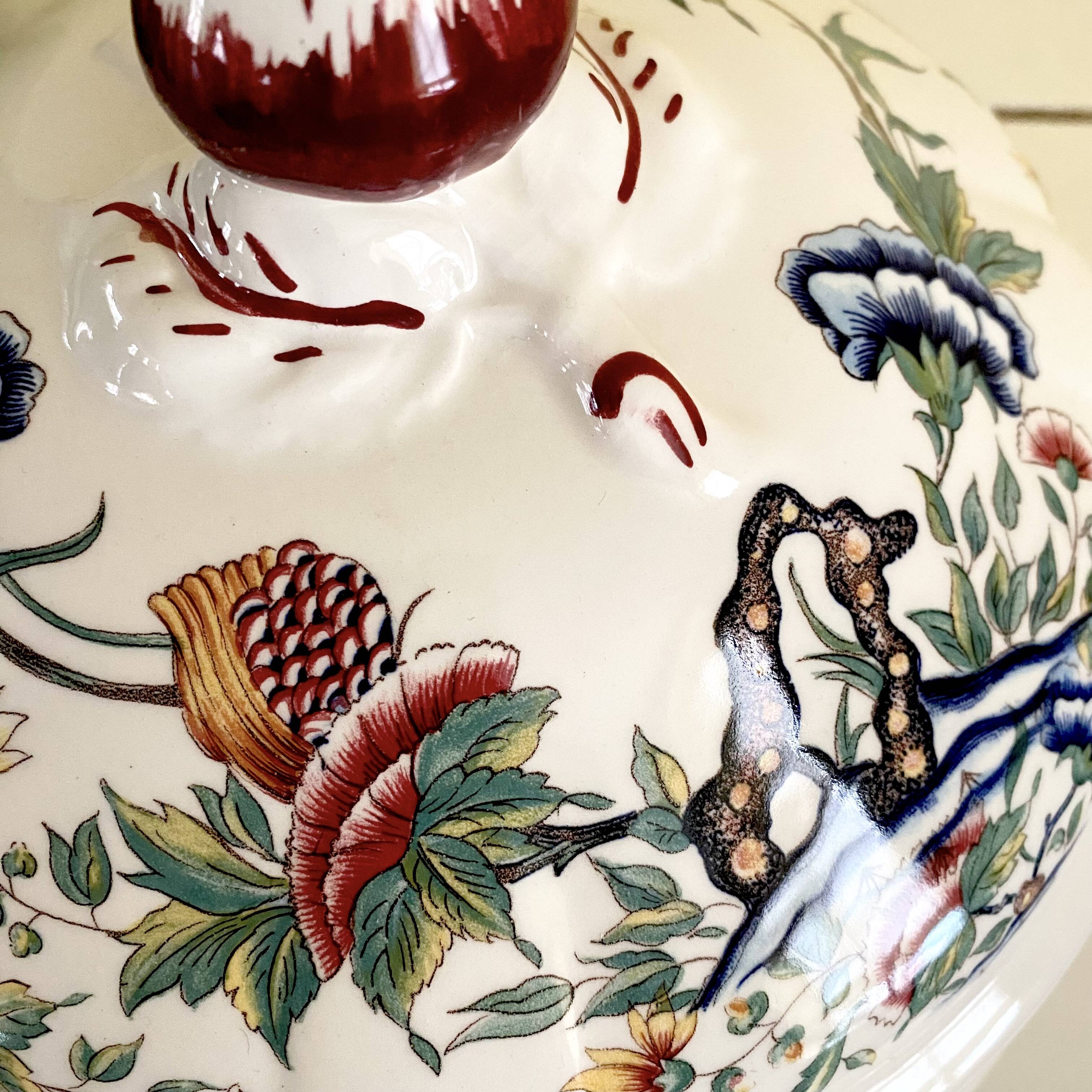 Old tureen Sarreguemines (Rouen)