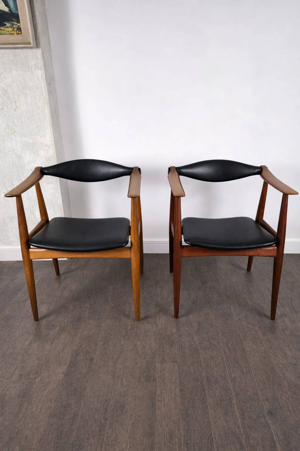 Chaise en chêne et cuir noir, modèle "Yoke" CH-34 par Hans J. Wegner pour Carl Hansen & Søn, Danemark, 1960.