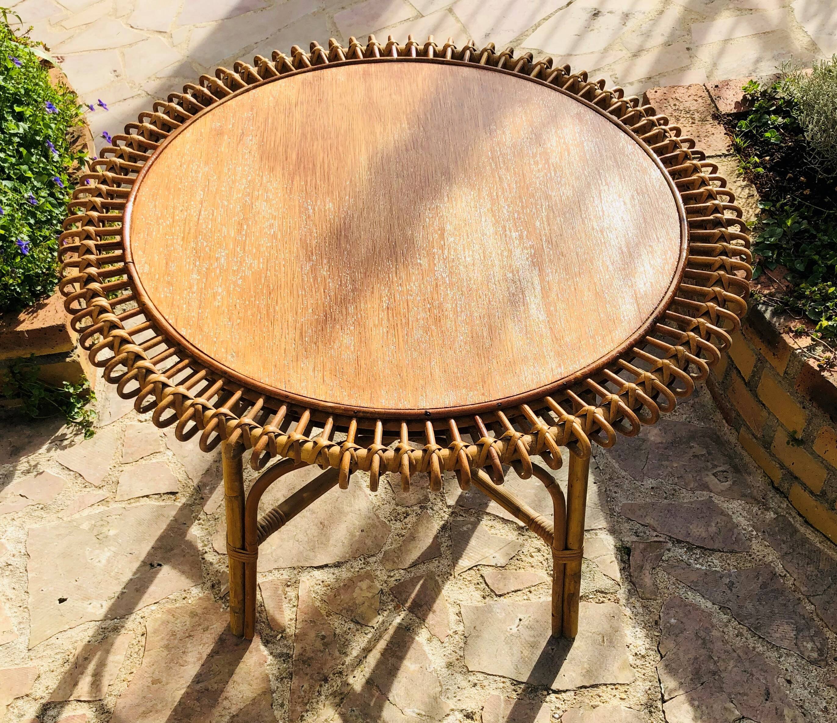 Table basse en rotin