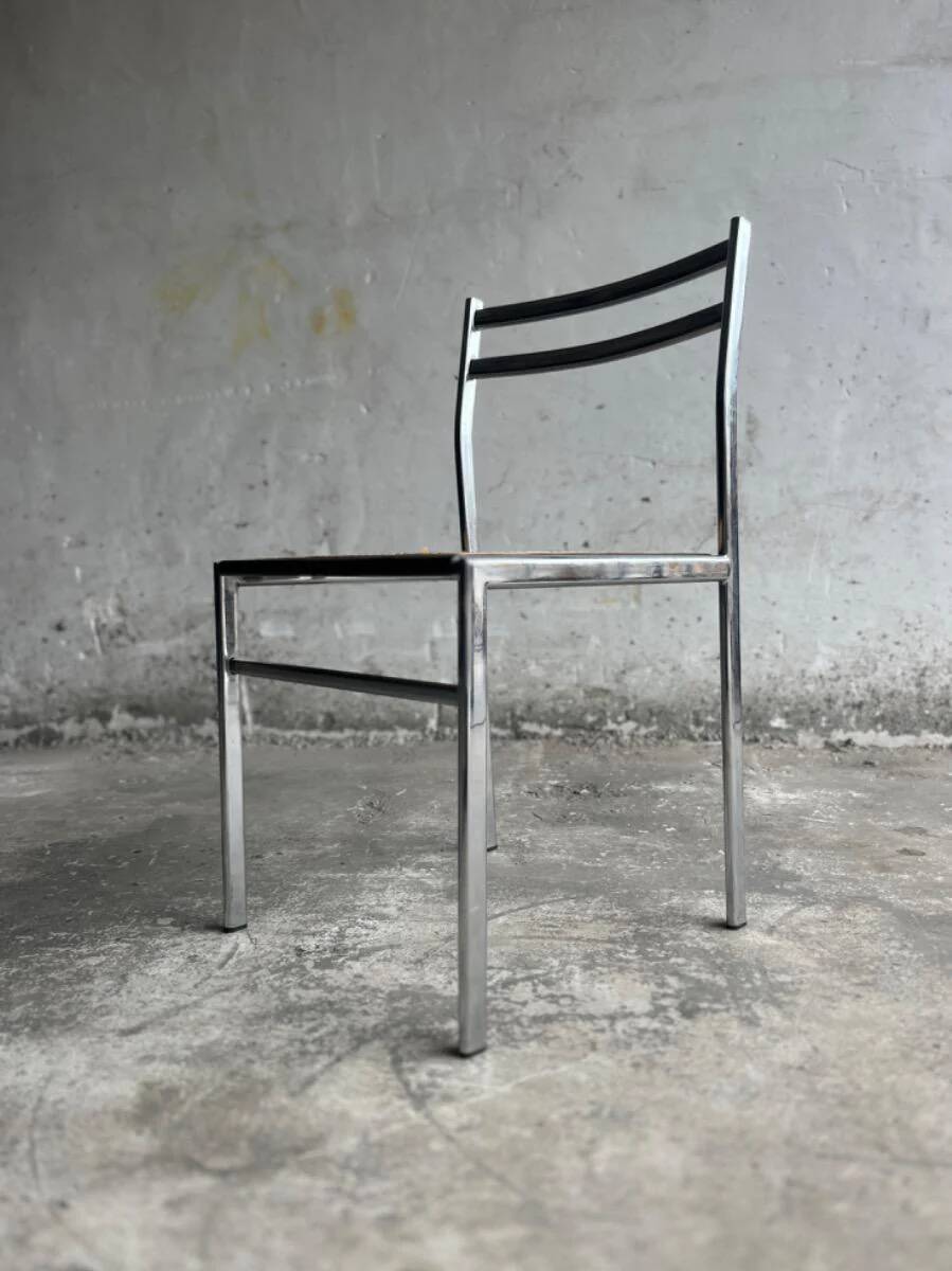 Chaise italienne chromée style Mid-Century avec assise en sangles naturelles — Structure chromée argentée