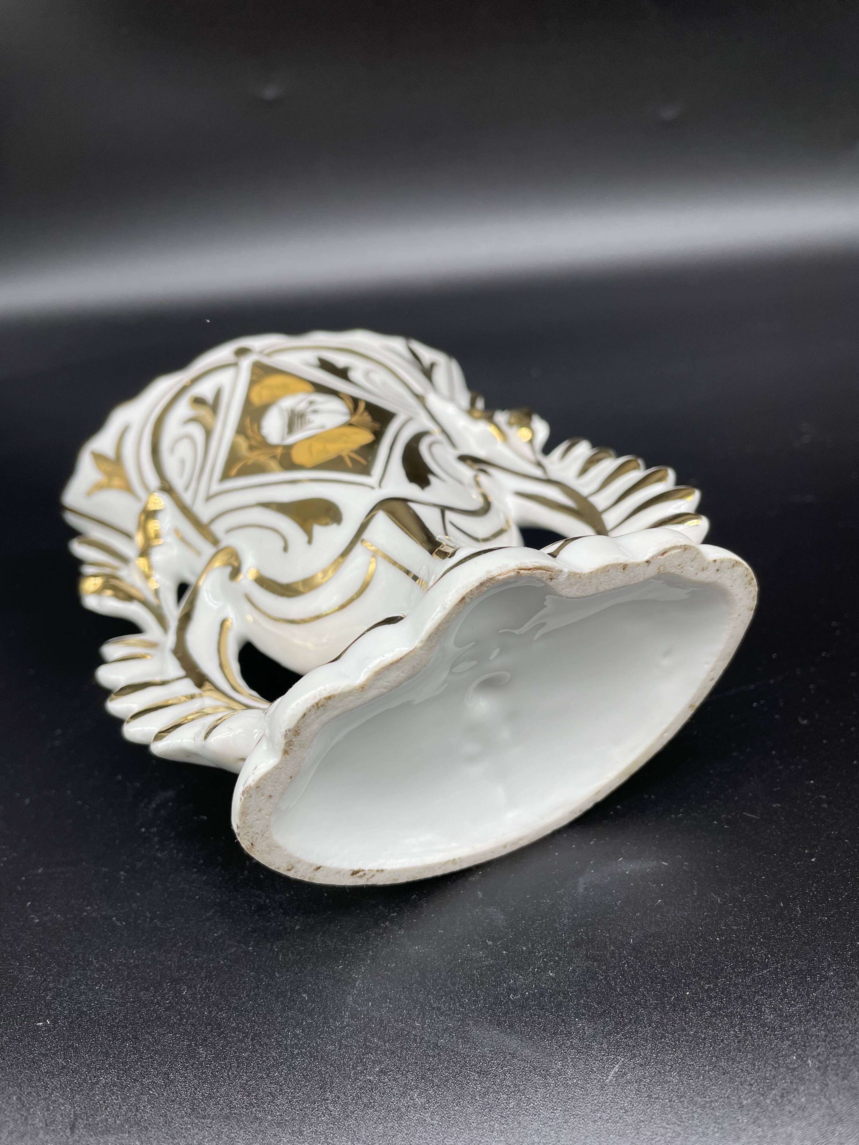 Wedding vase, white porcelain of paris, gold decoration, gilded, flowers, decoration