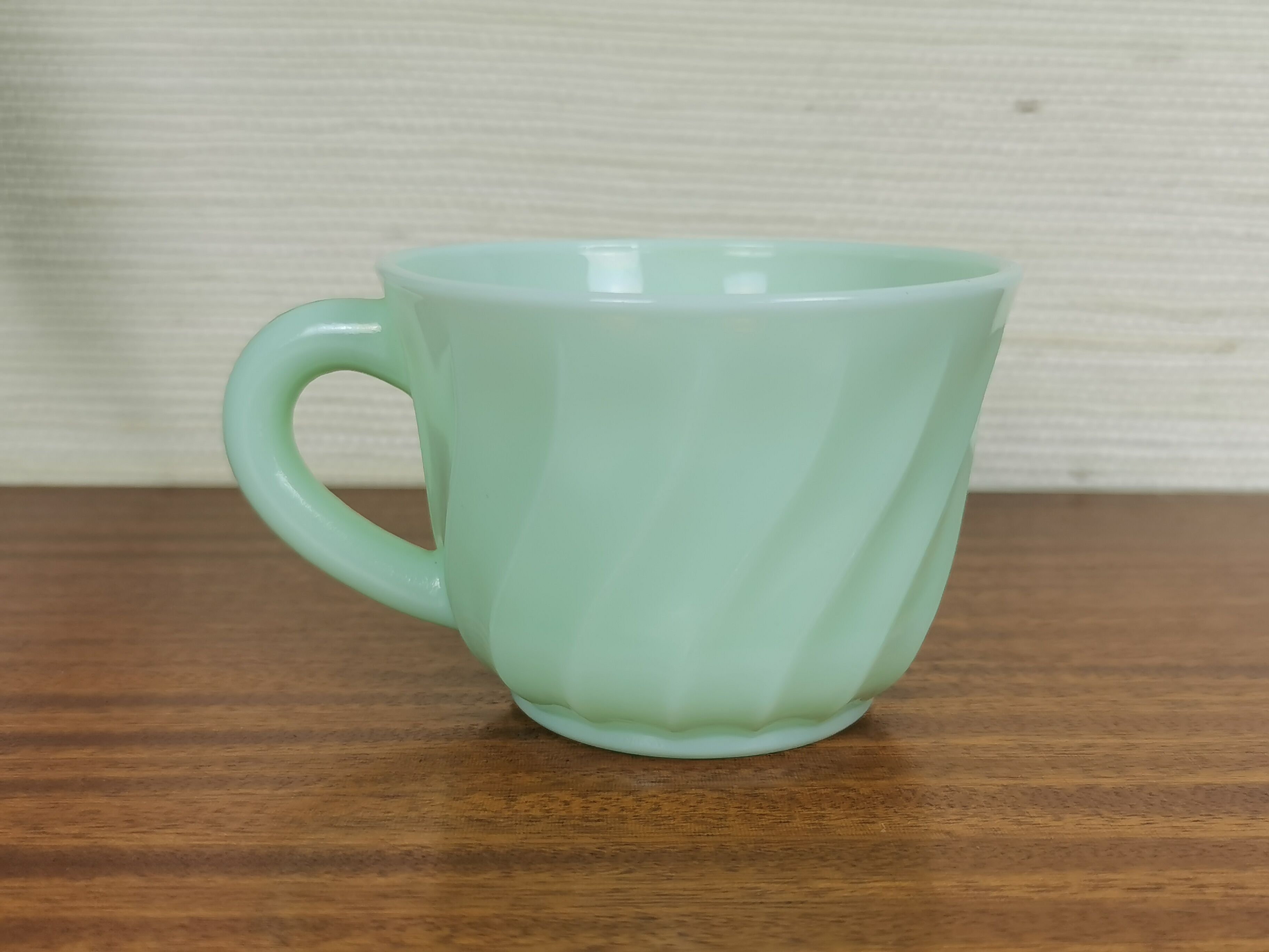 Tasses opalines vintage