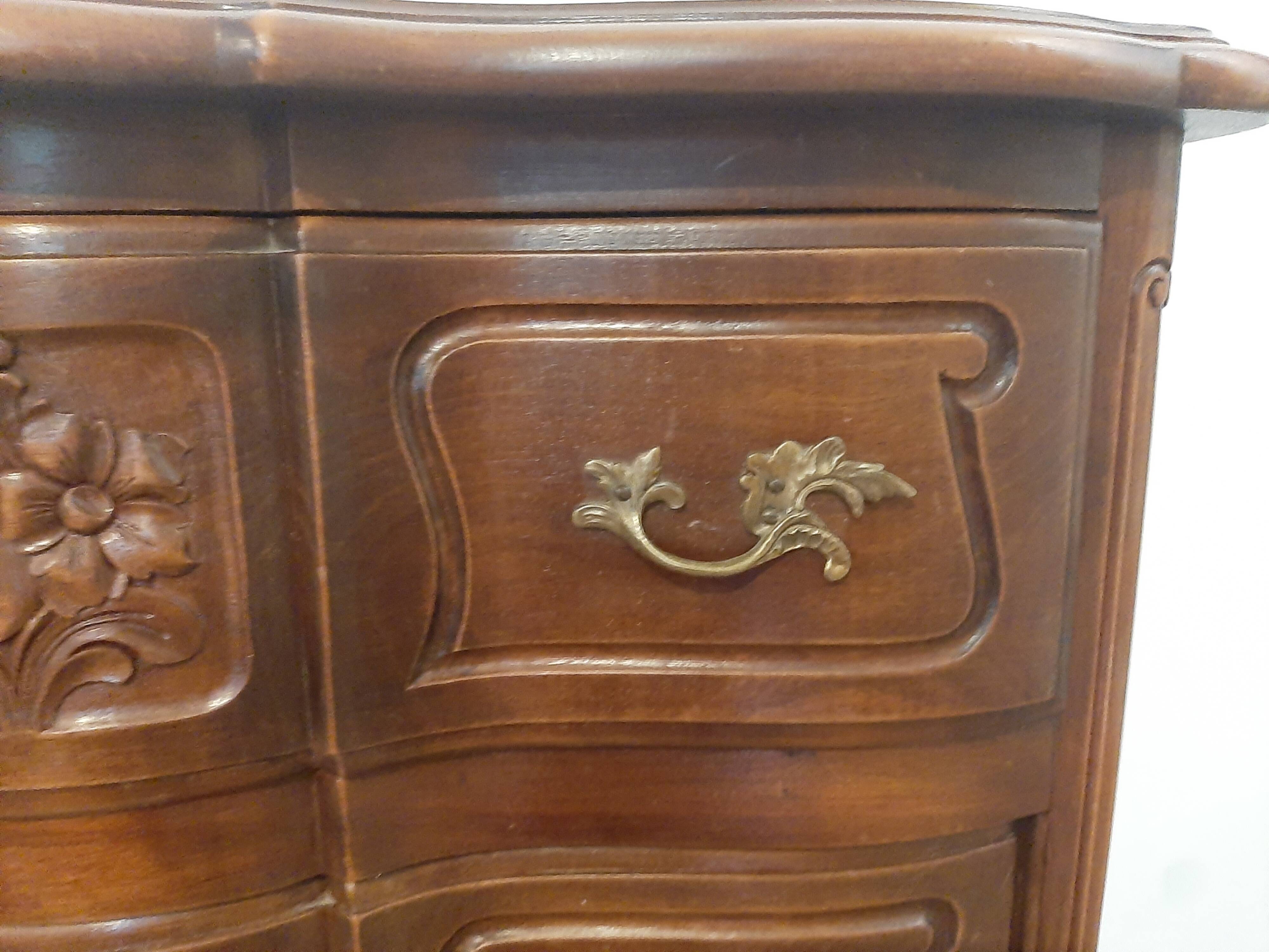 Louis XV style chest of drawers - 2 drawers - Curved feet - 1980s