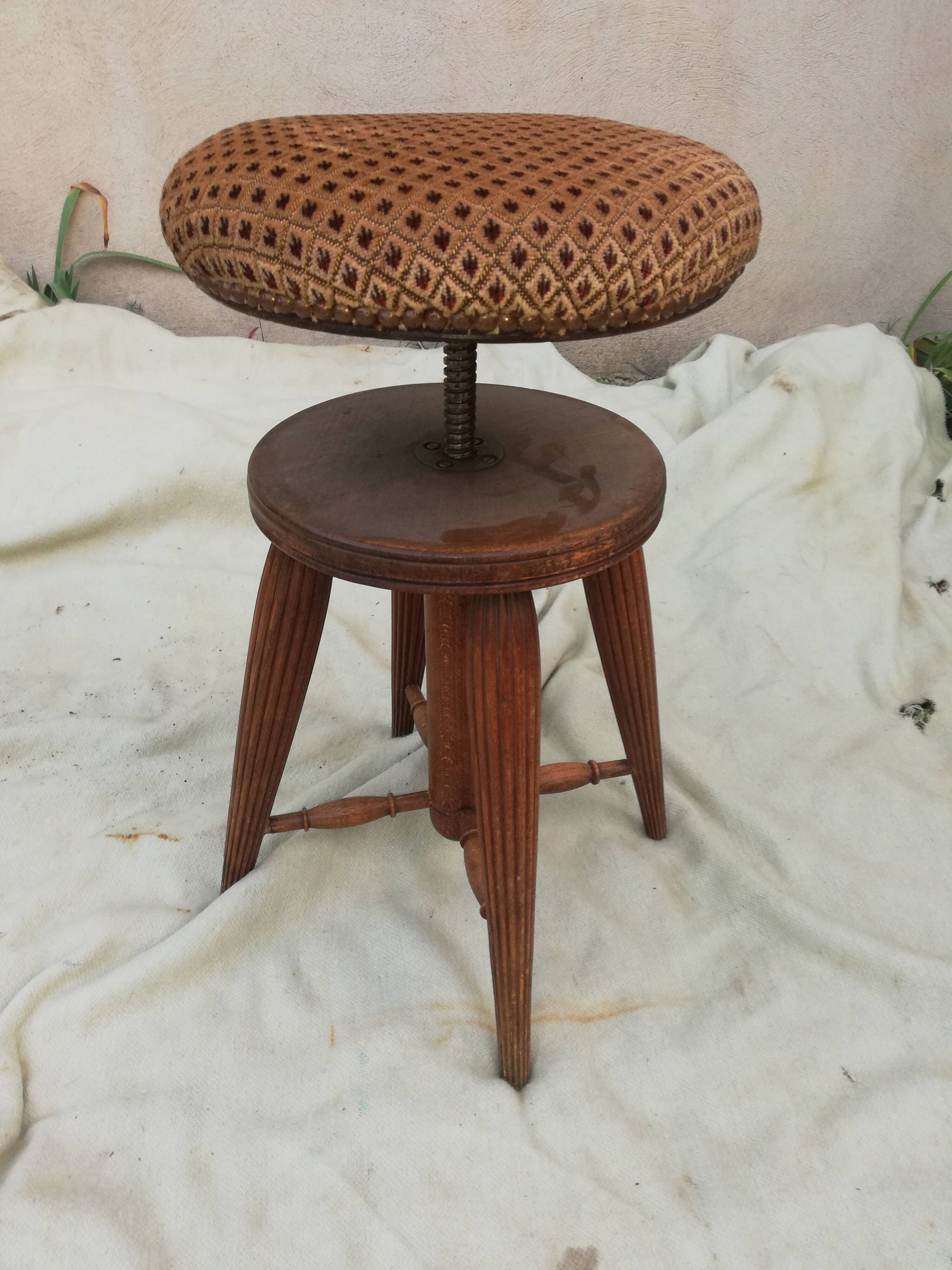 Piano stool