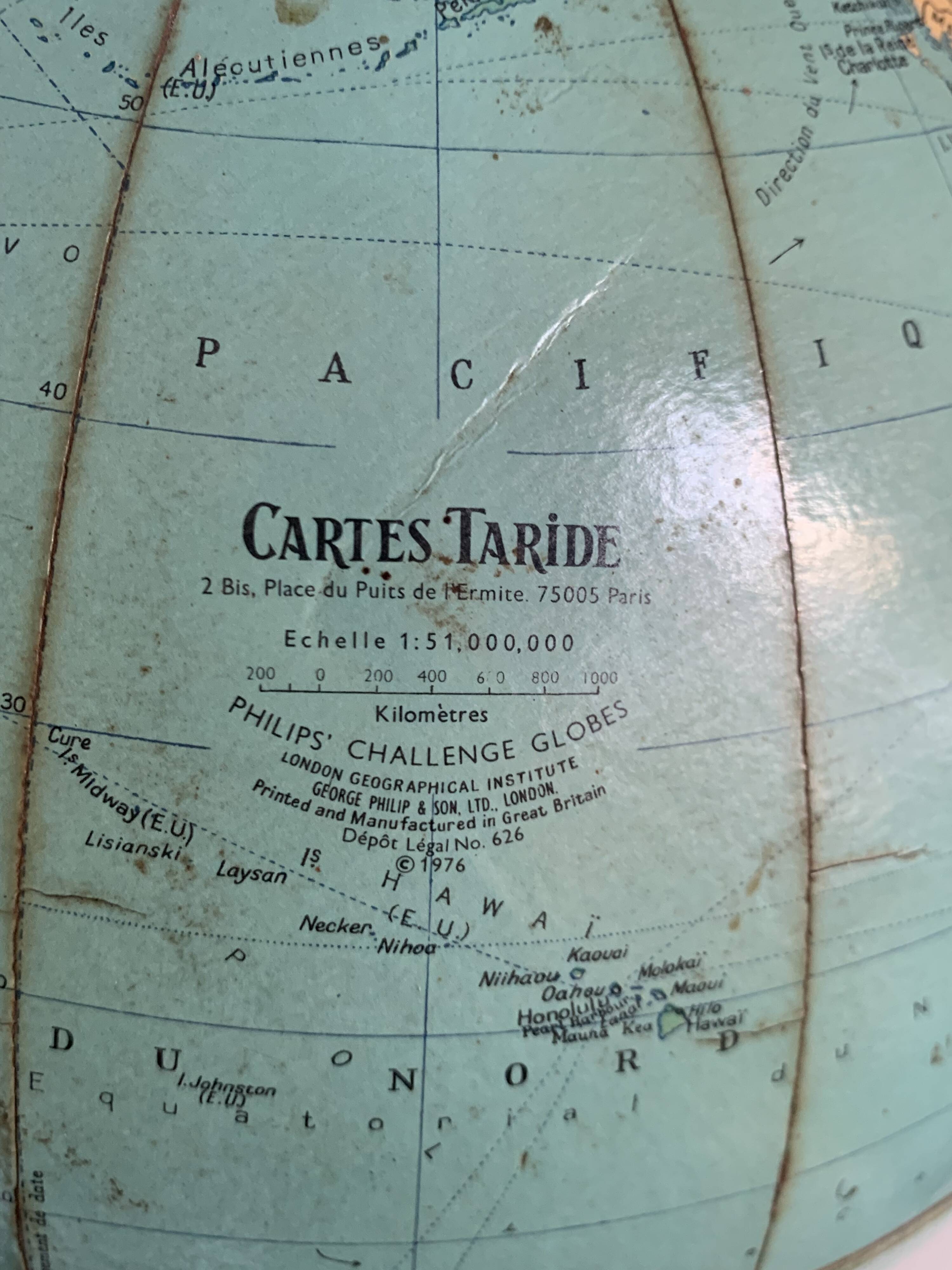 Vintage 1976 terrestrial tripod globe, Taride Philips Challenge world map -