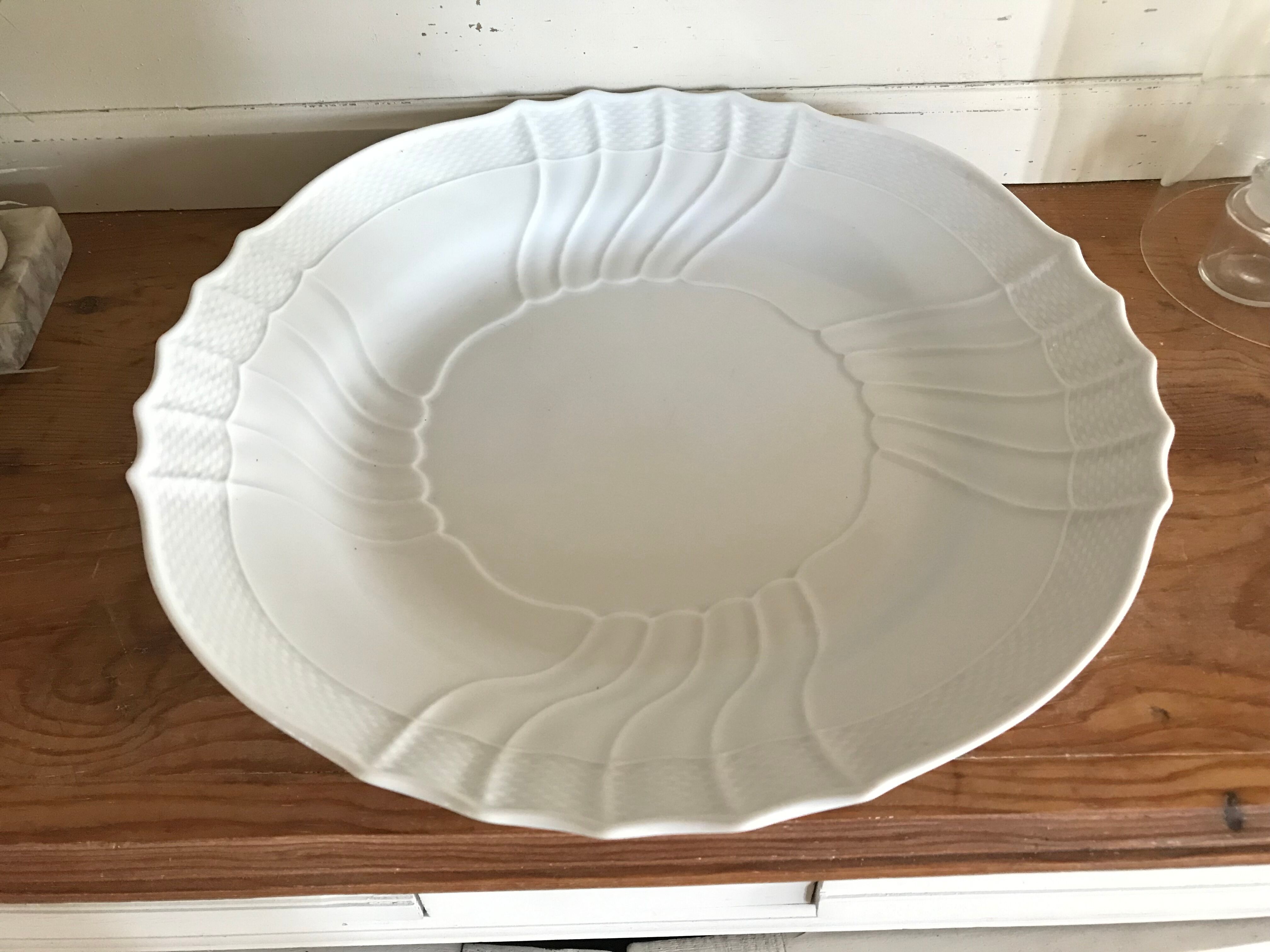 Round dish Richard Ginoli