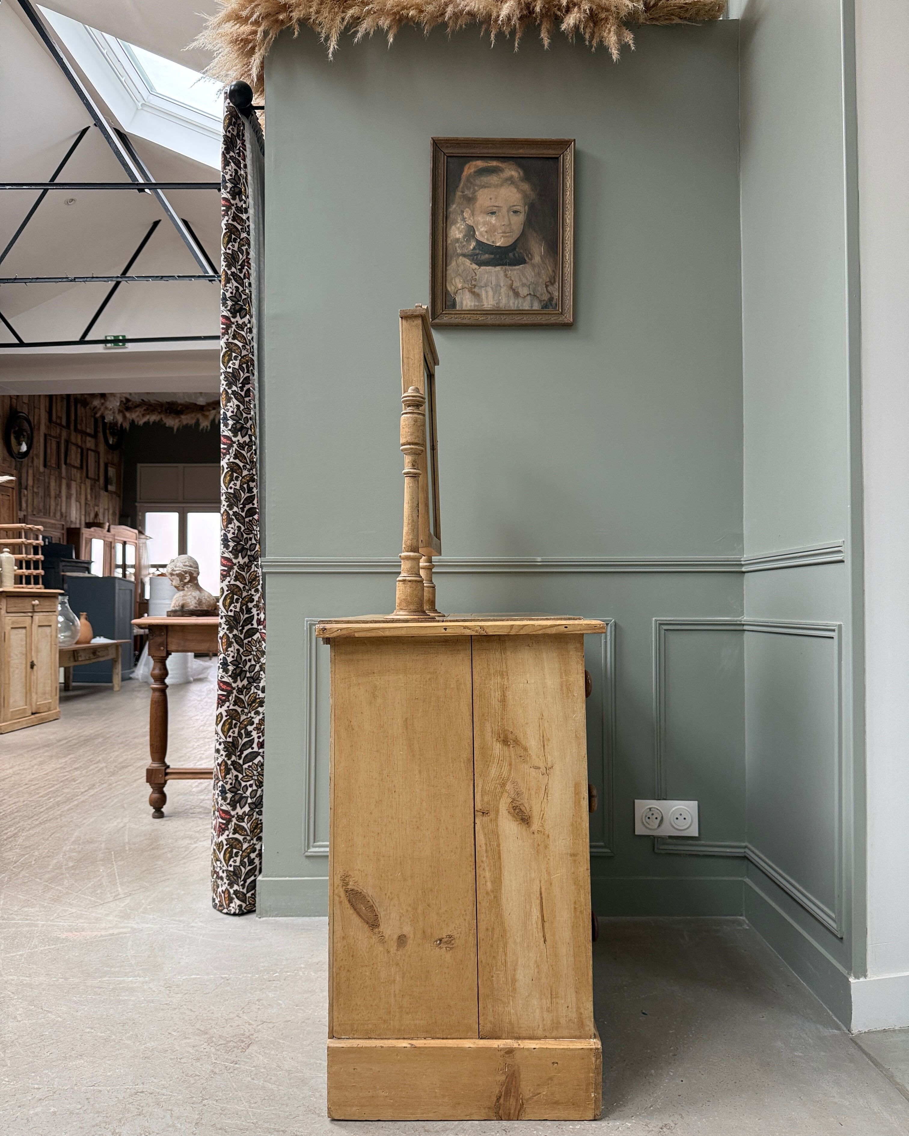 English dressing table