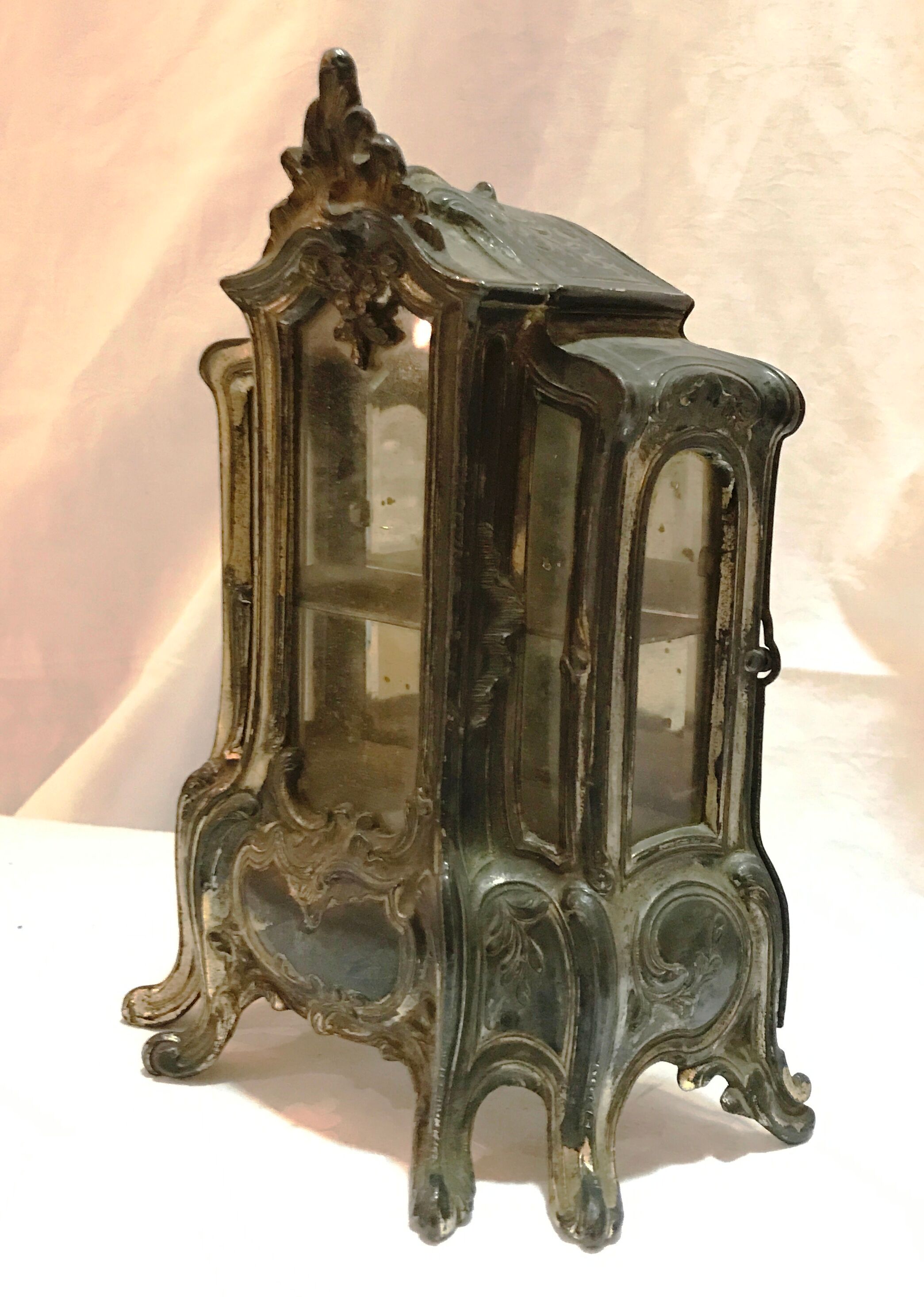 Jewel window in regulation