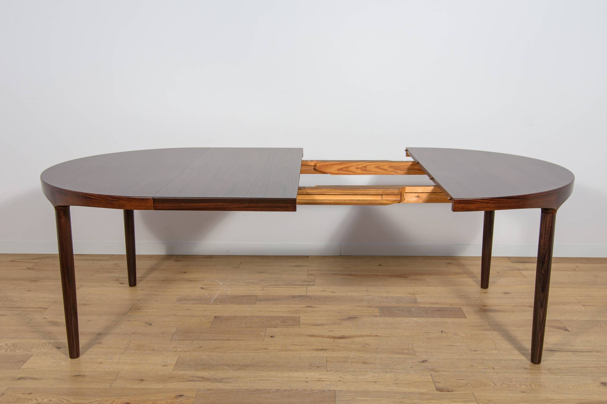 Mid-Century Extendable  Rosewood Dining Table by Harry Østergaard for Rande