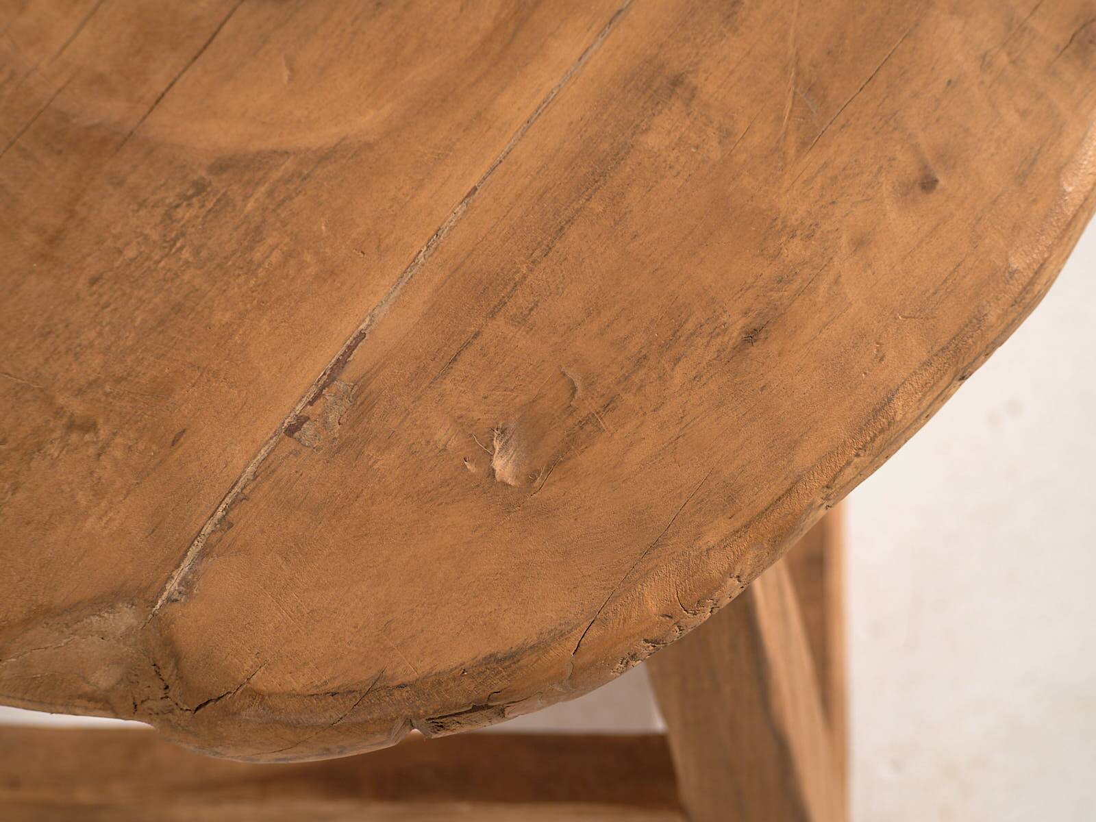 Round side table in antique solid wood