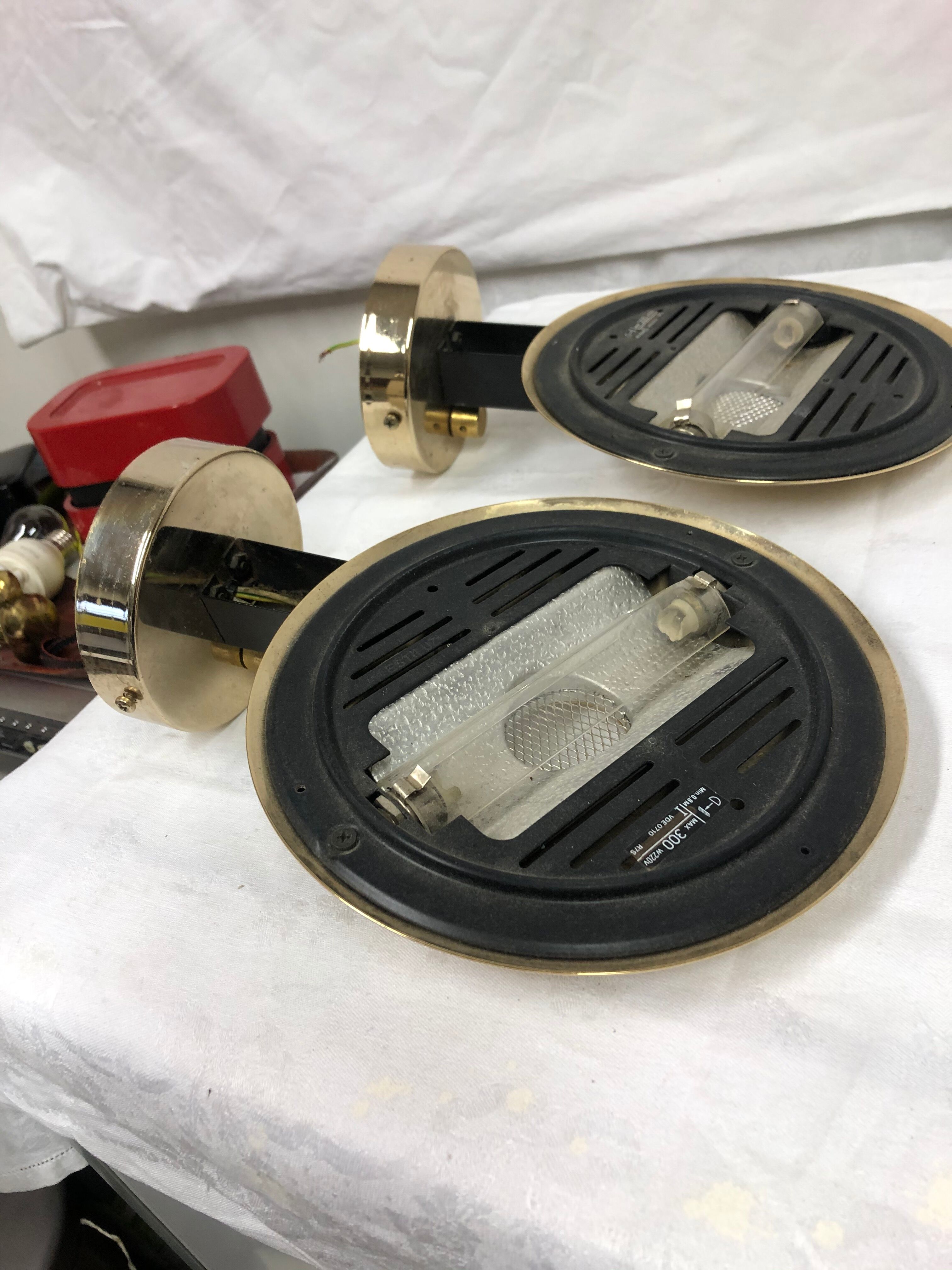 Pair of golden sconces from the 80s estiluz