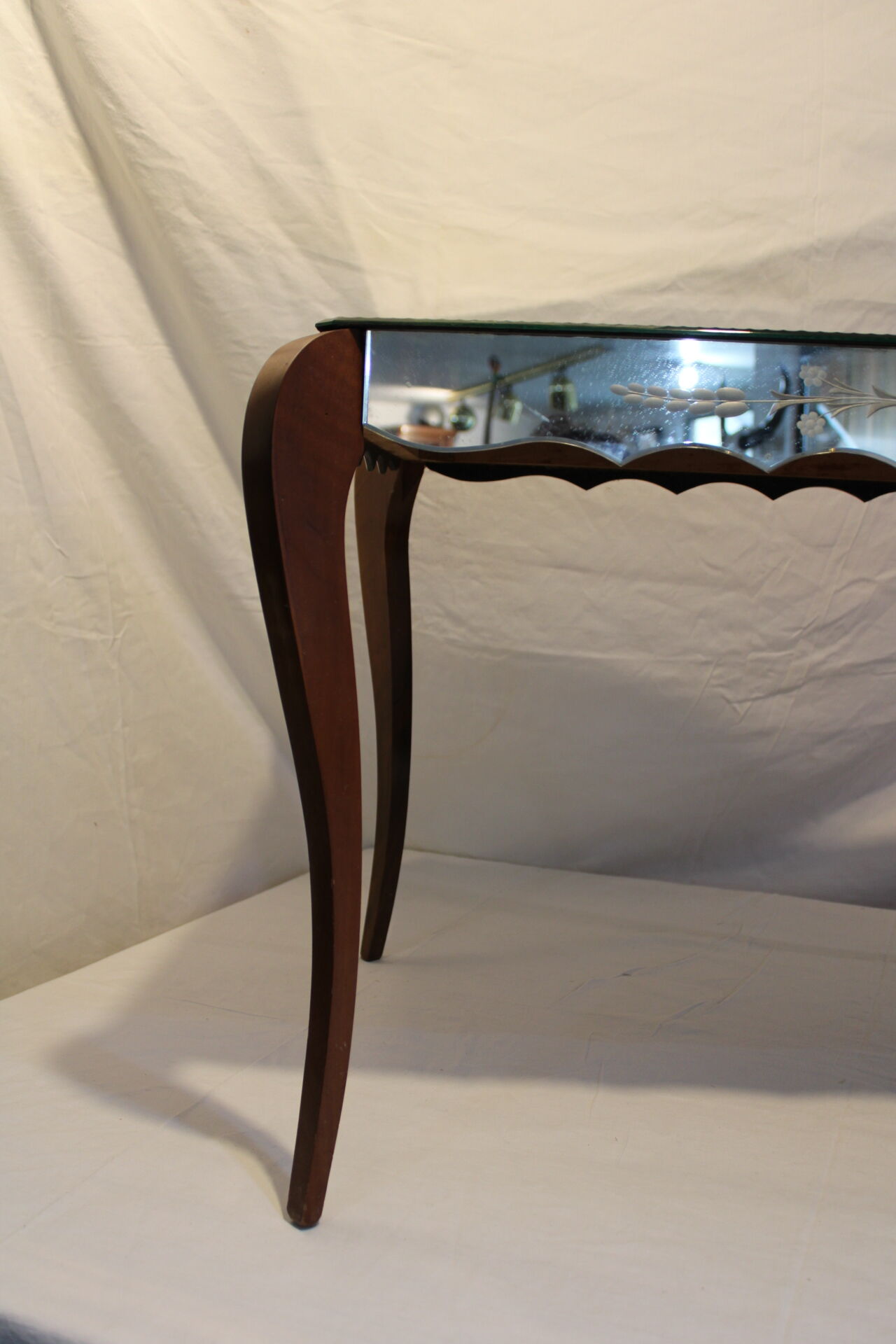 Mirrors coffee table