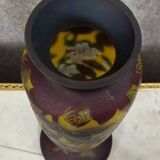 Multilayer glass vase etched with acid – Floral decoration in Art Nouveau style