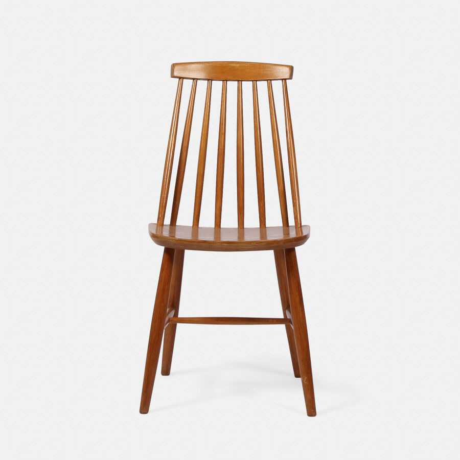 Set of 4 mid-century spindle back chairs