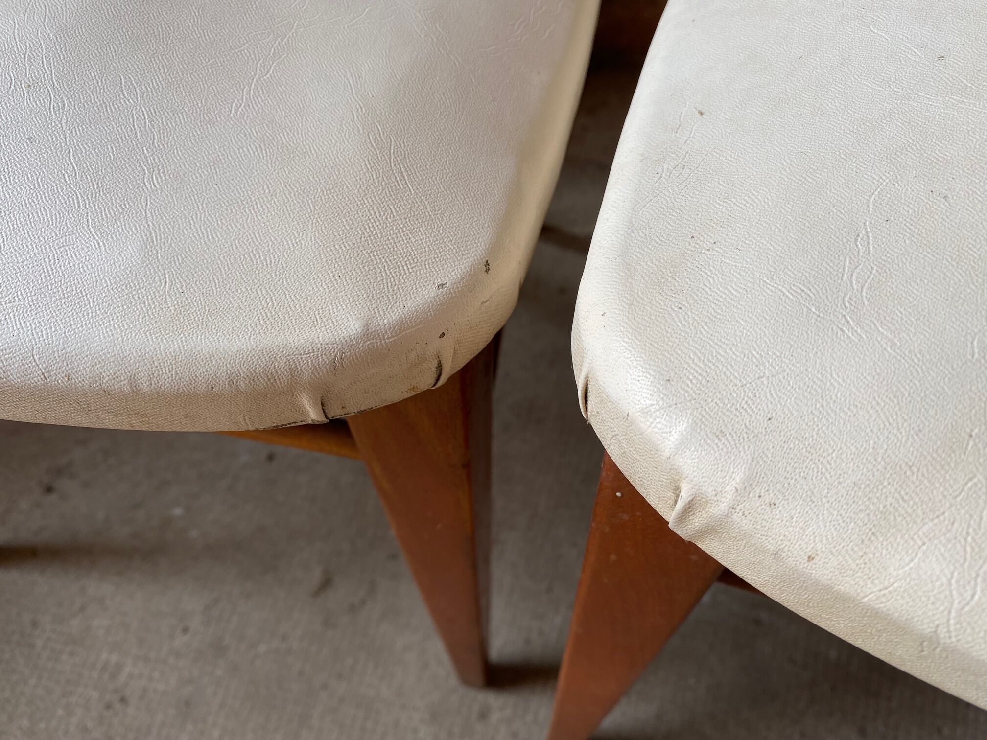 Set of 4 vintage an50 Scandinavian white chairs