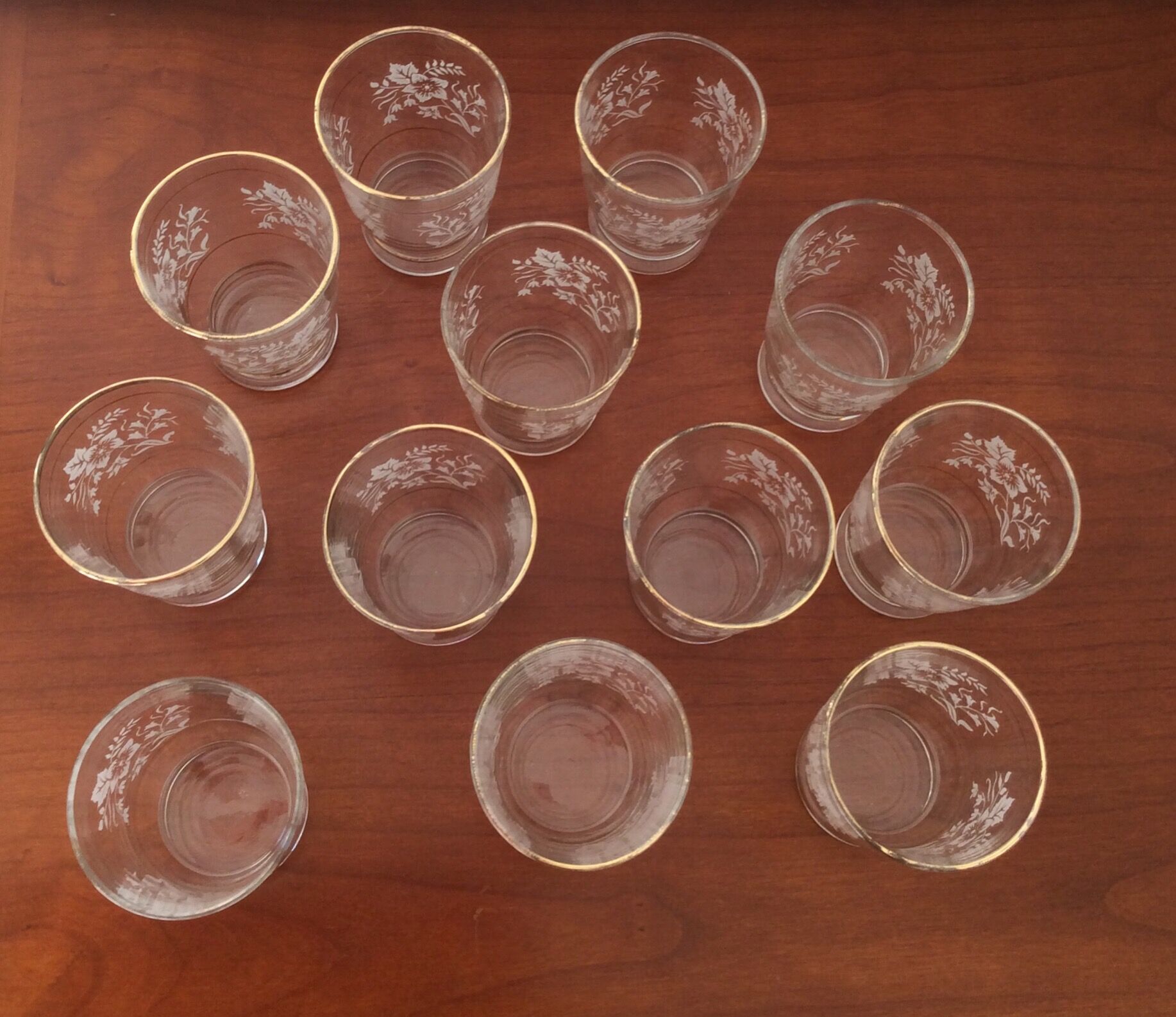 Set of 12 glasses decorations relief white and golden edging - vintage