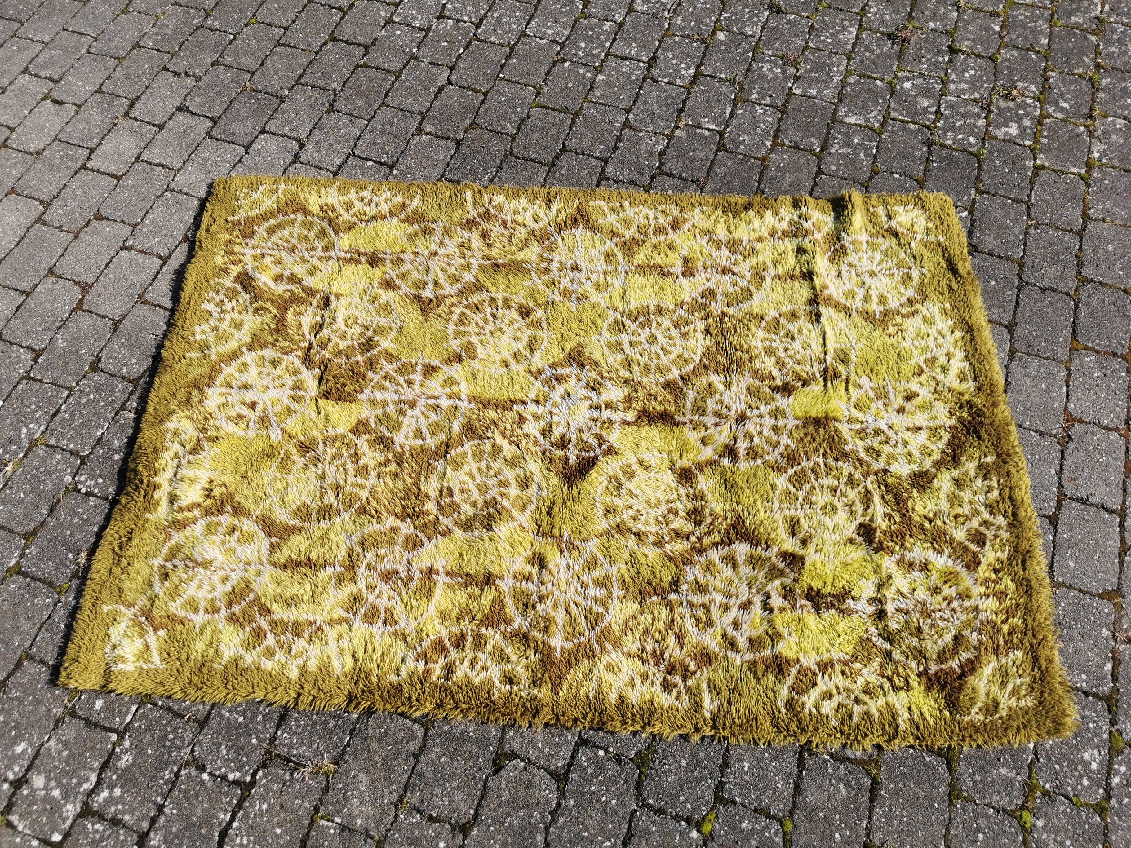 Swedish wool rya rug. Estimated from the 1970-80s.