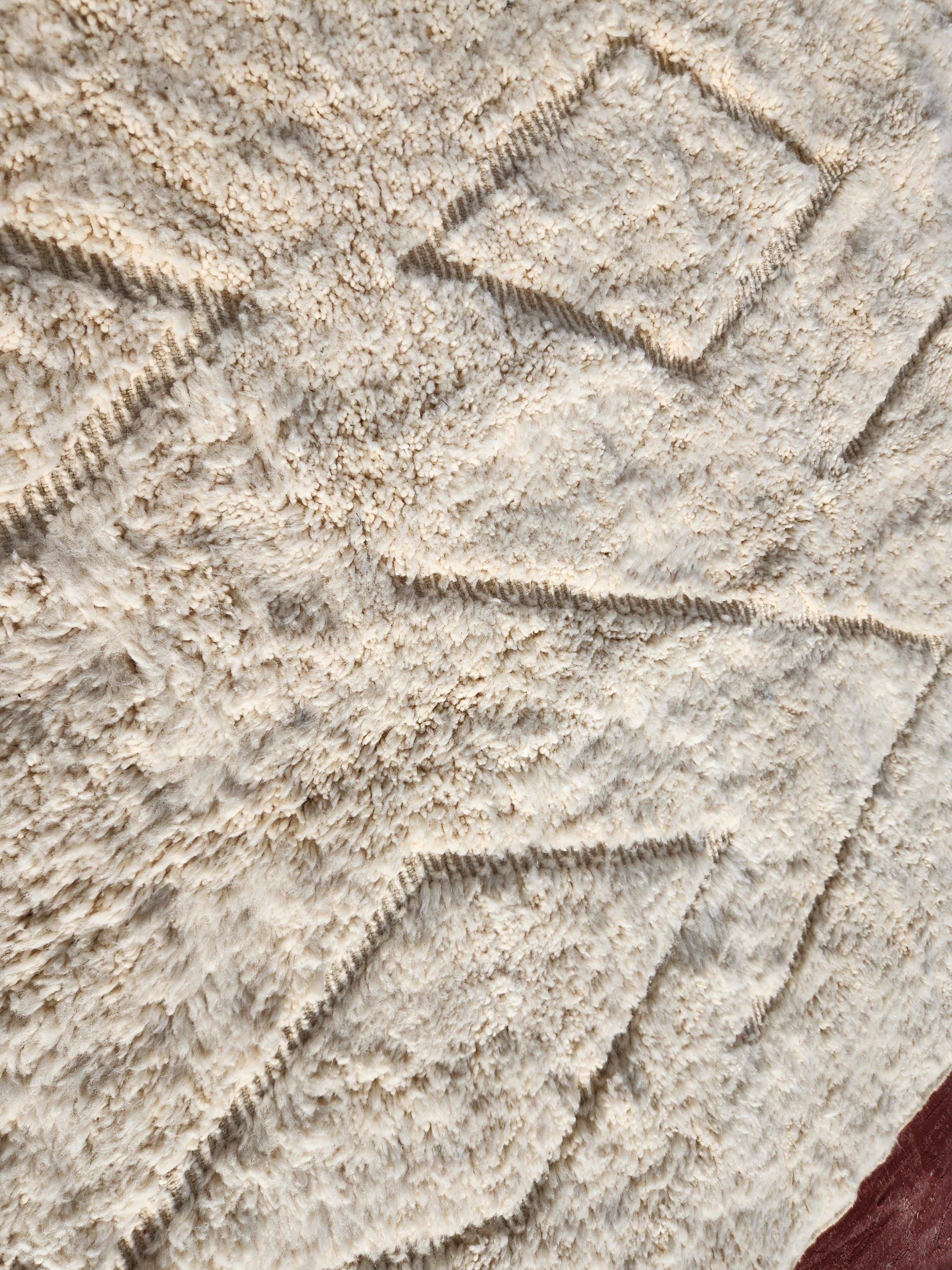 Beni Ouarain Berber rug in cream 300x200 cm – natural wool – handmade