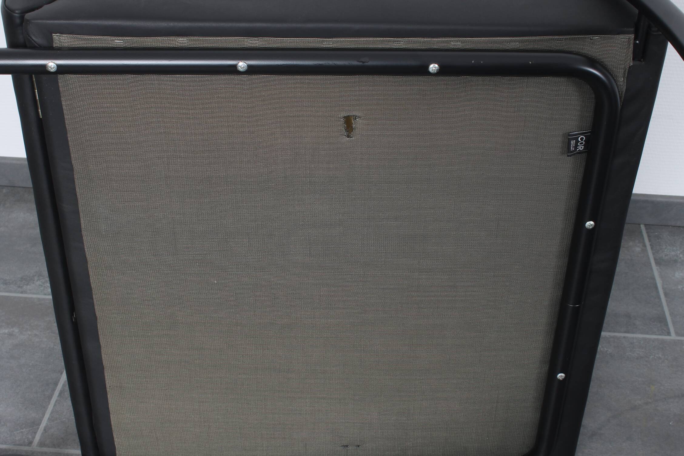 Set aus postmodernem Zyklus-Sessel und Fußhocker von Peter Maly für COR