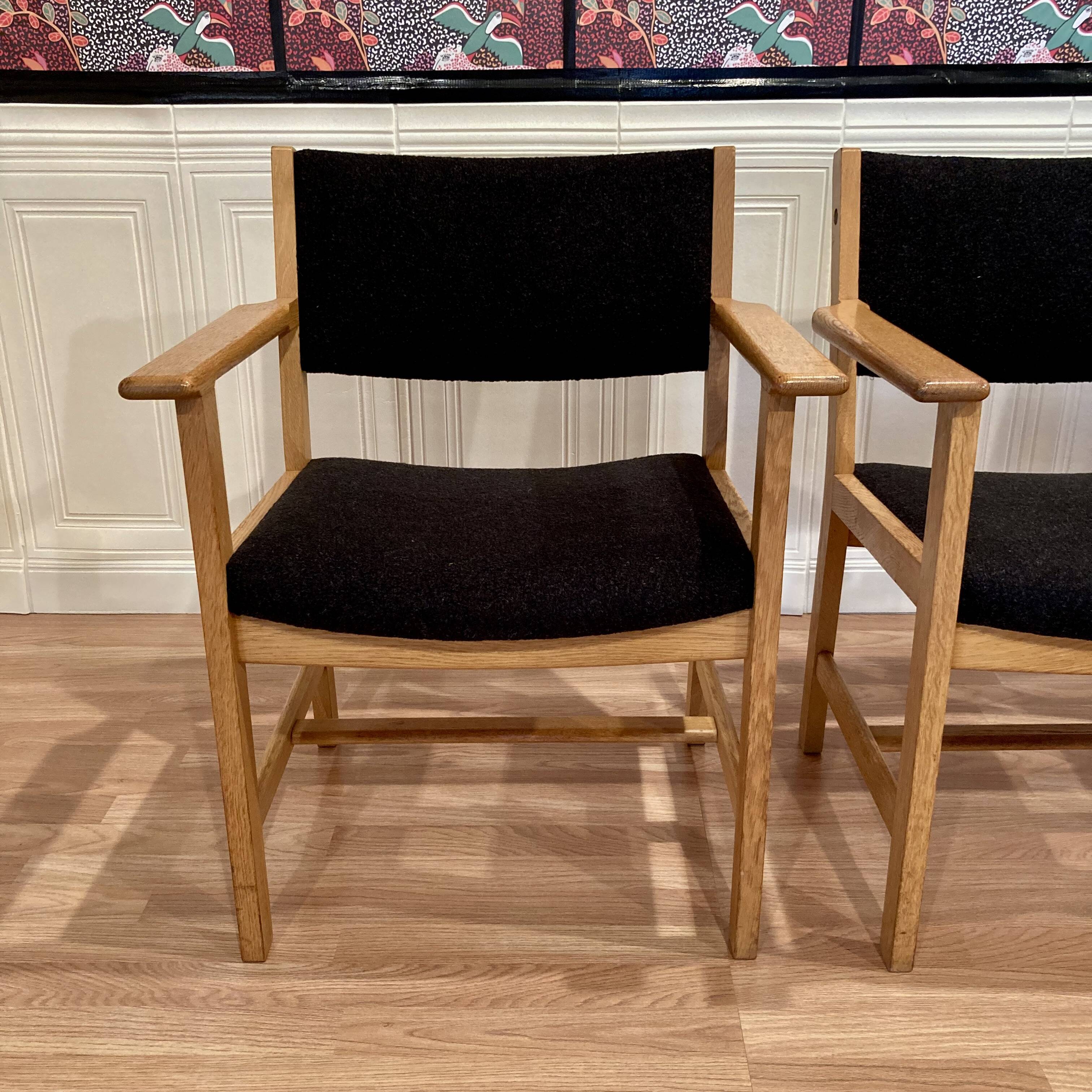 Set of 4 armchairs stamped Hans Wegner "Scandinavian design" 1960.