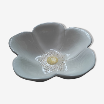 Rosehip flower bowl