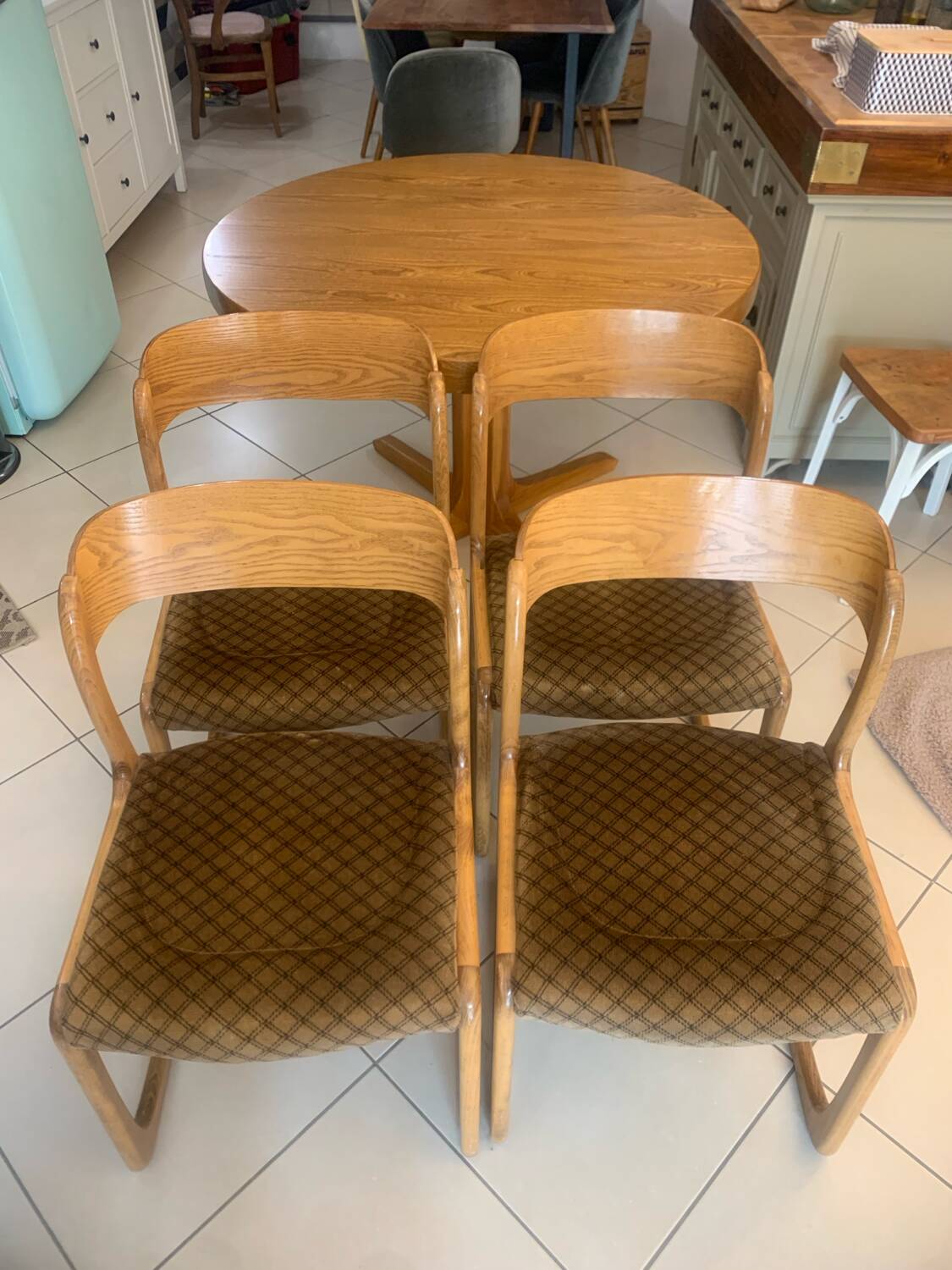 Baumann table and chairs