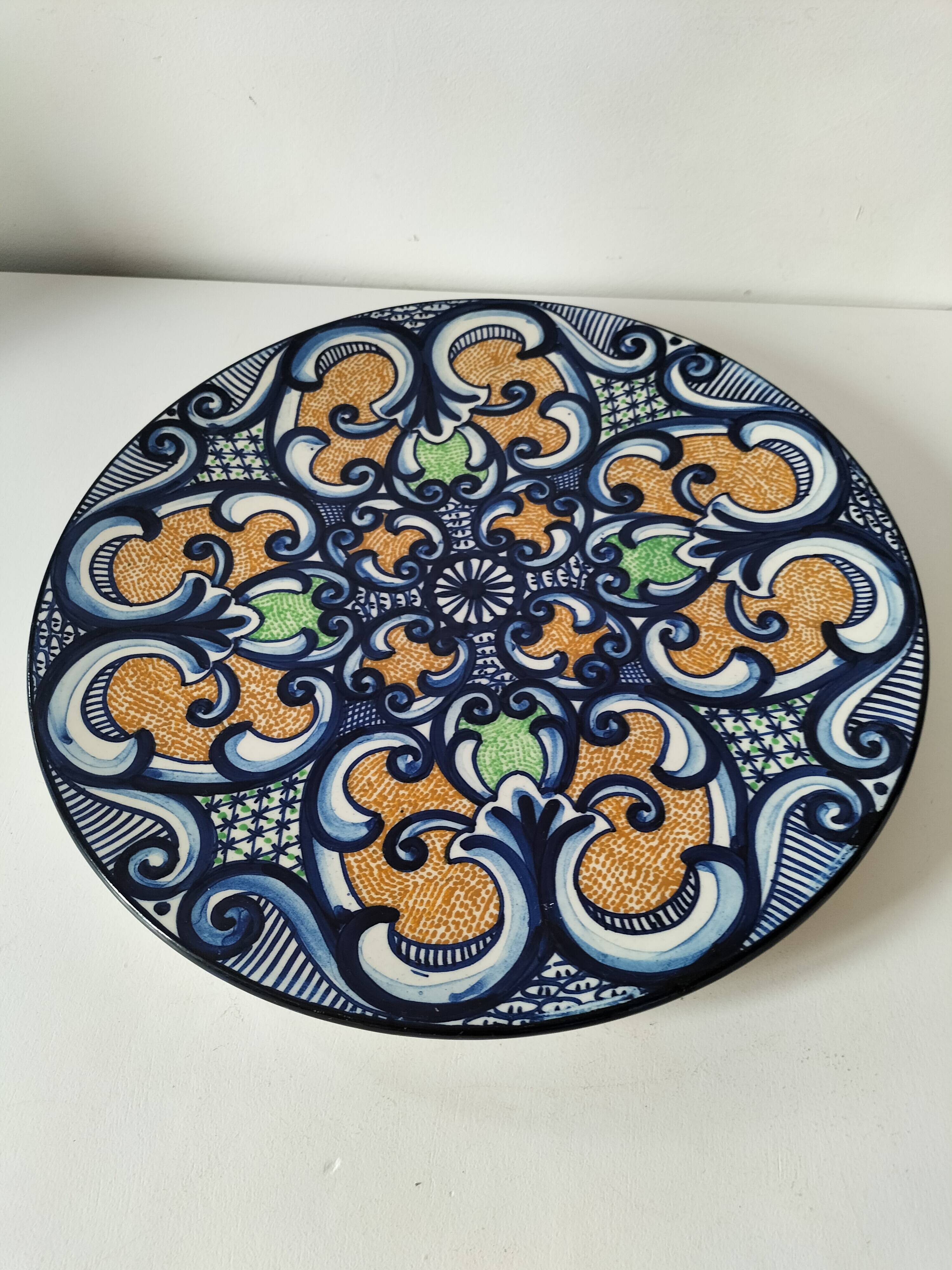 Large Talavera-decorated dish – Spain