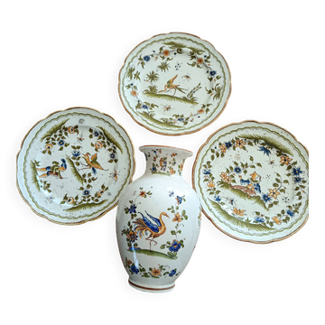 Vase and plates Old Moustiers