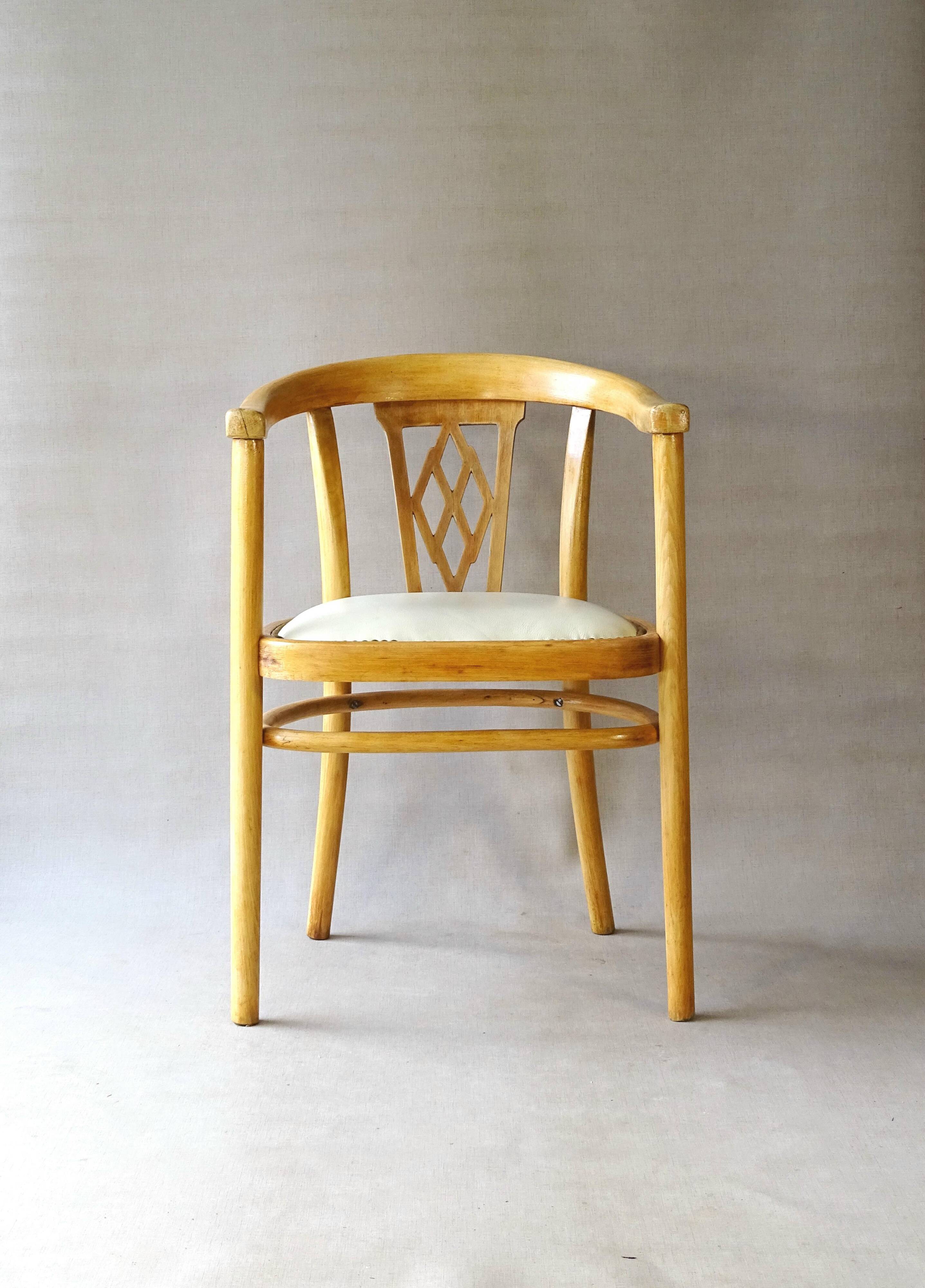 Thonet leather armchair N° A969 F, circa 1930, Art deco