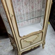 vitrine de style Louis XV