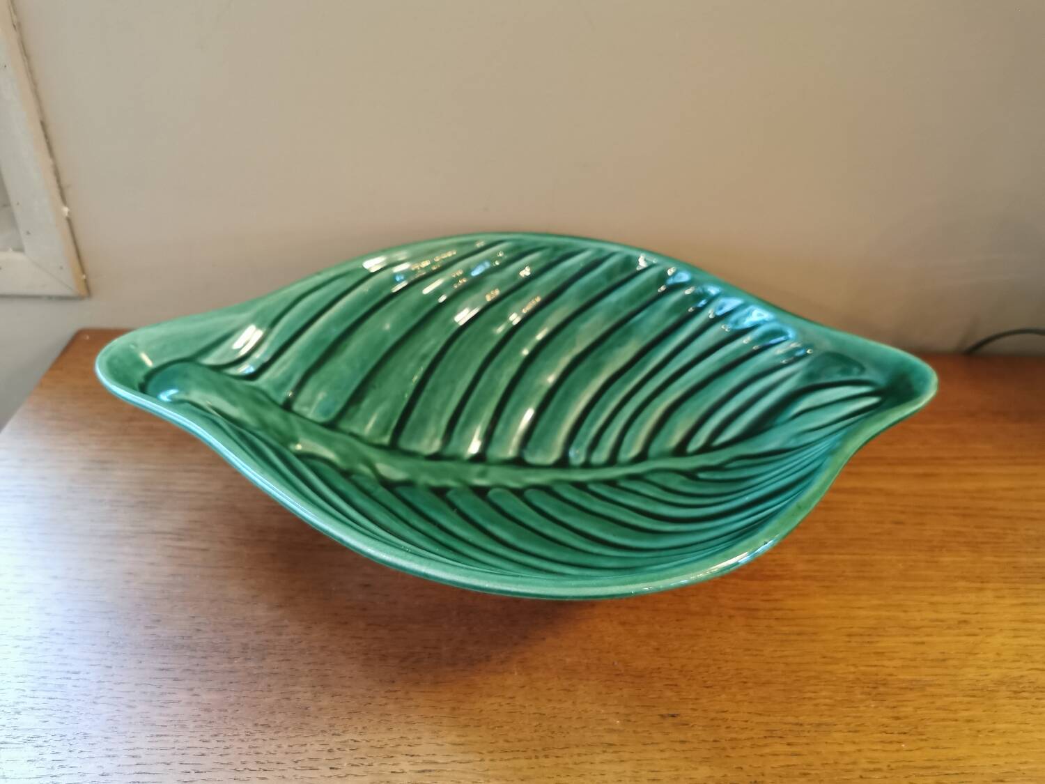 Coupe vintage en barbotine forme feuille