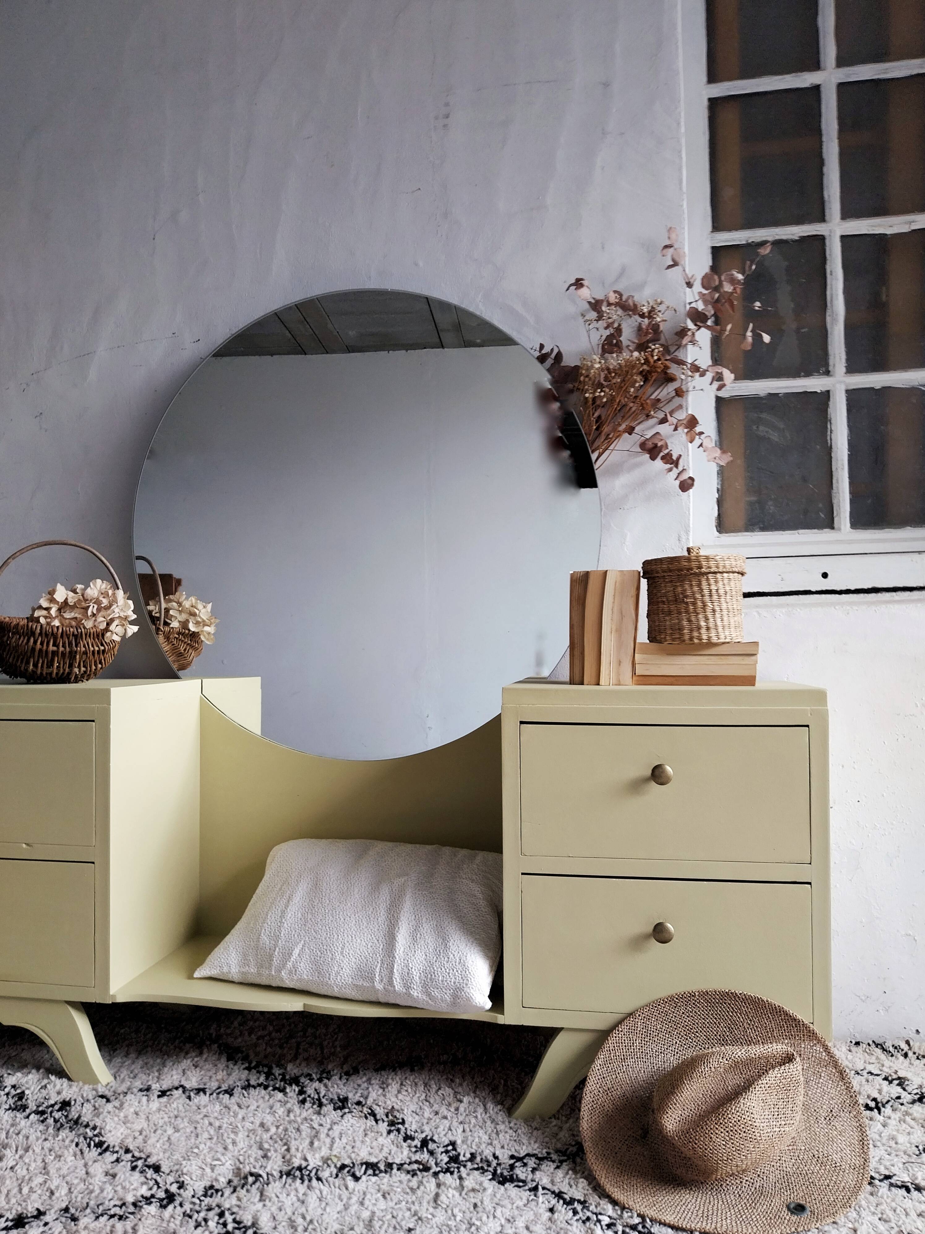 Dressing table
