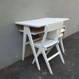Scandinavian desk with compass legs for children