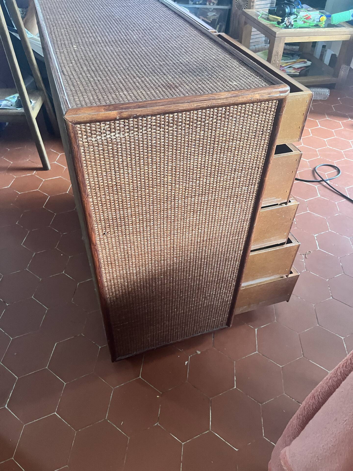 Vintage woven rattan chest of drawers — 6 drawers
